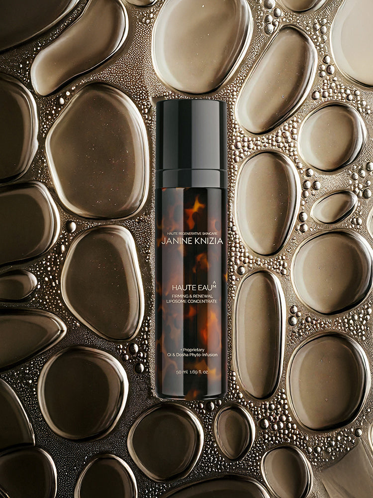 Janine Knizia Haute Regenarative Skincare  | Haute Eau AM - Firming & Renewal Liposome Concentrate